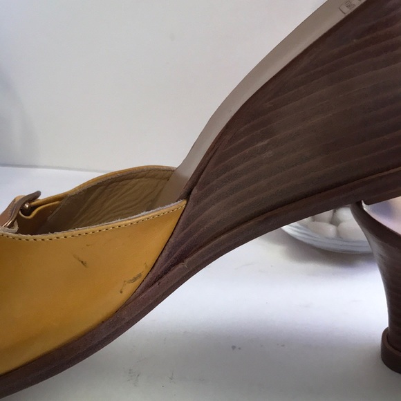 Leather COACH yellow mustard sandals 👡 size 10 - Picture 6 of 11